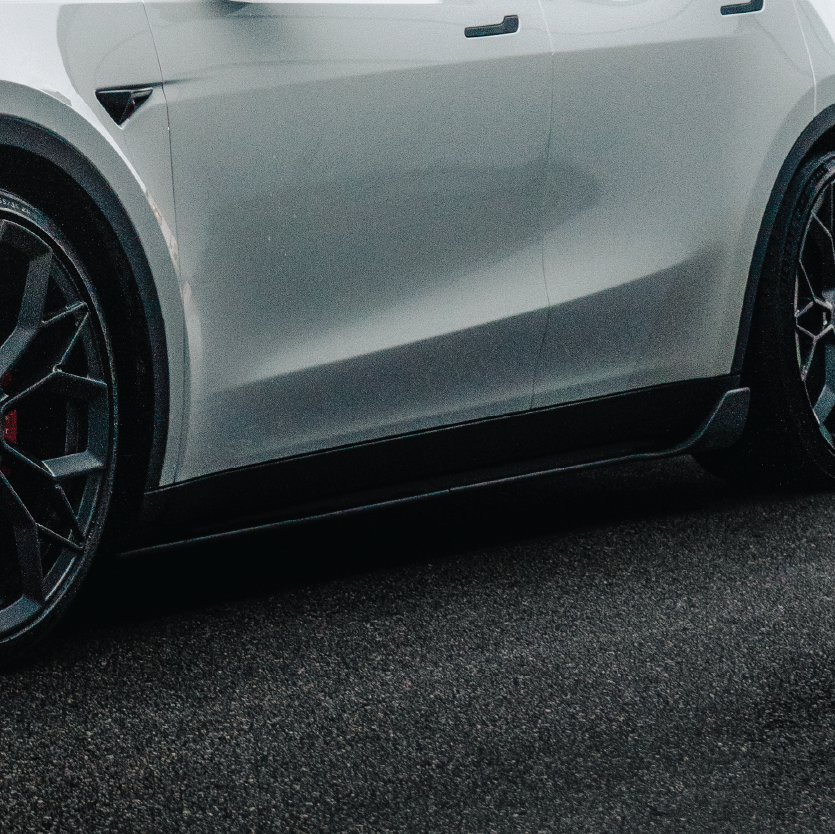 Model Y Sport Side Skirt Extensions - Gloss/Matte Black