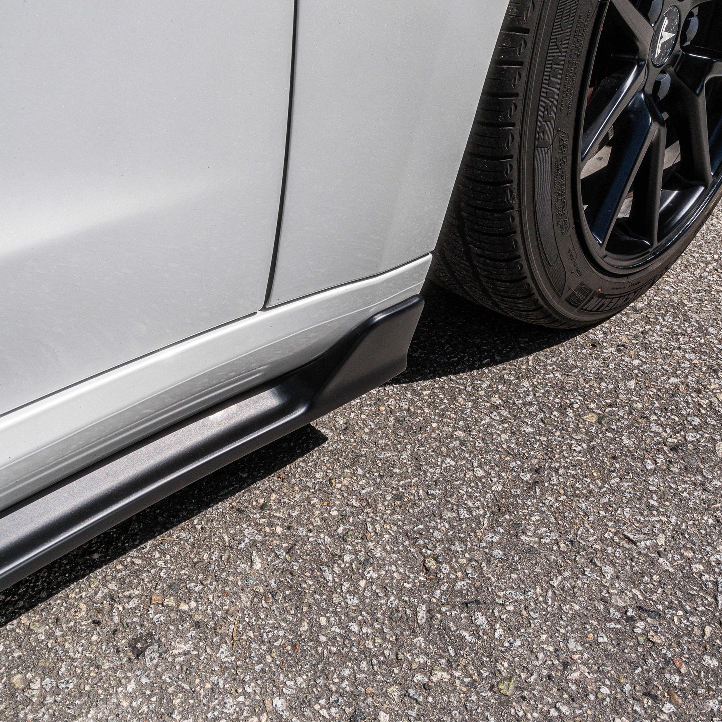 Model 3 Sport Side Skirt Extensions - Gloss/Matte Black