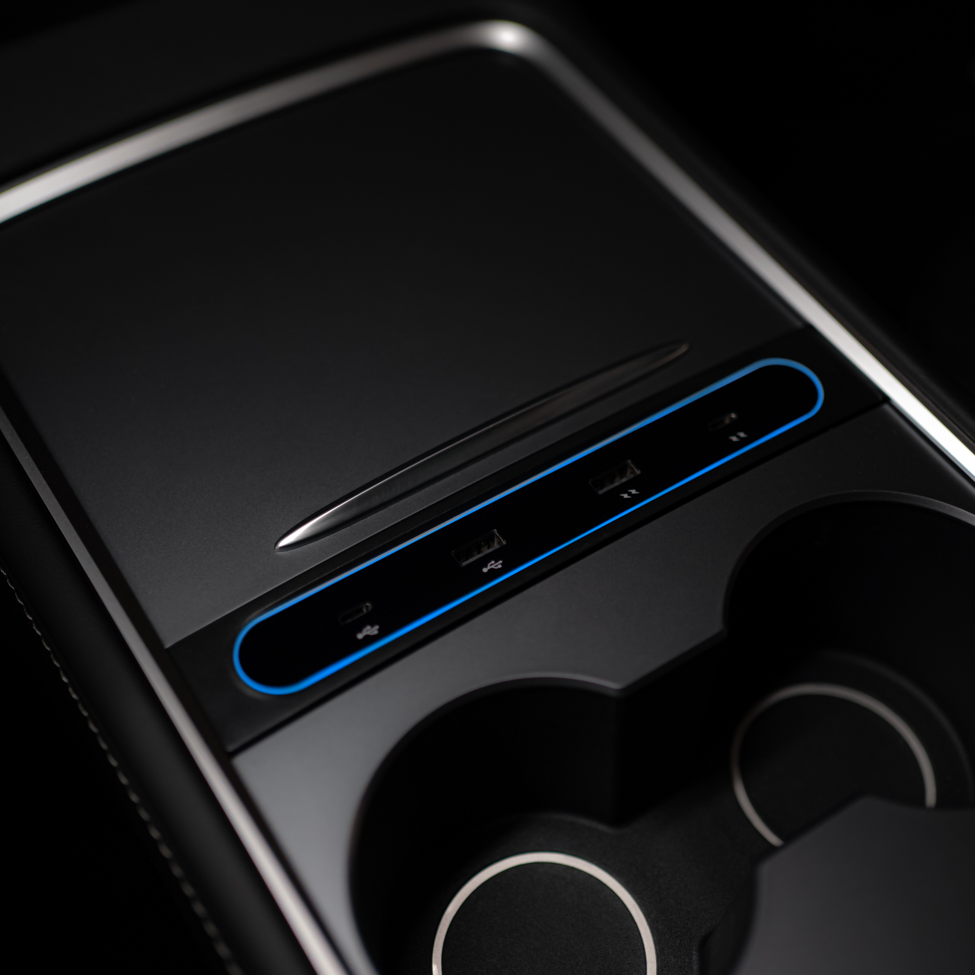 Model 3/Y Center Console Charging Hub
