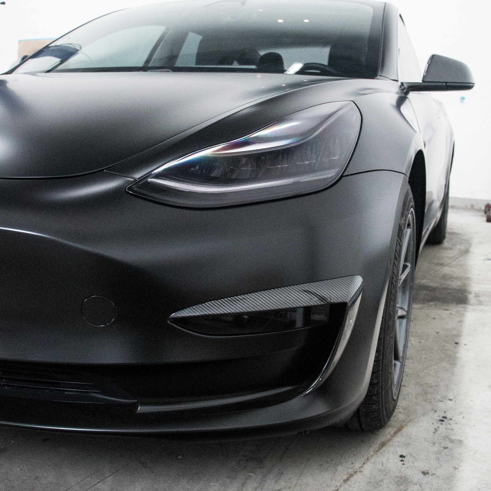 Tesla Model 3 Fog Light Accents/Eyebrow - Gloss Diagonal Weave Carbon Fiber