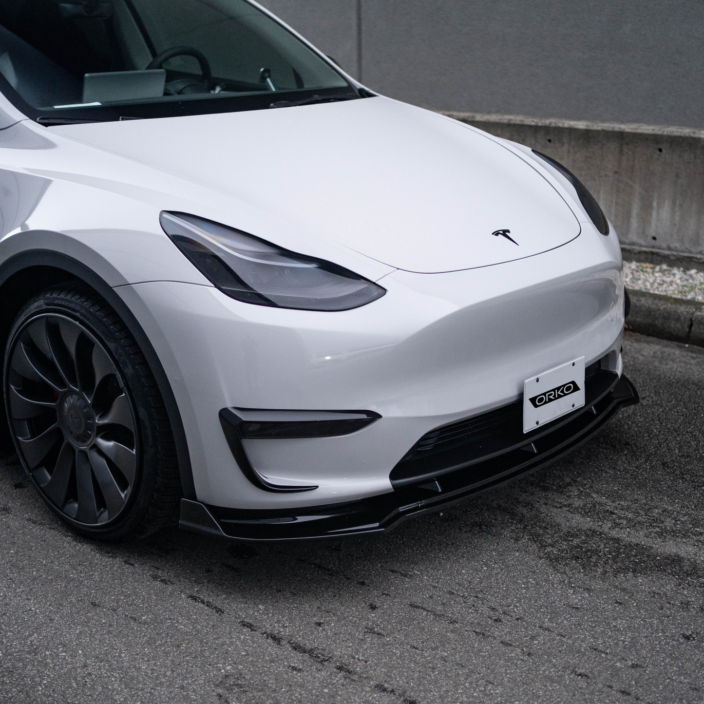 Tesla Model Y Fog Light Accents/Eyebrow - Gloss Black