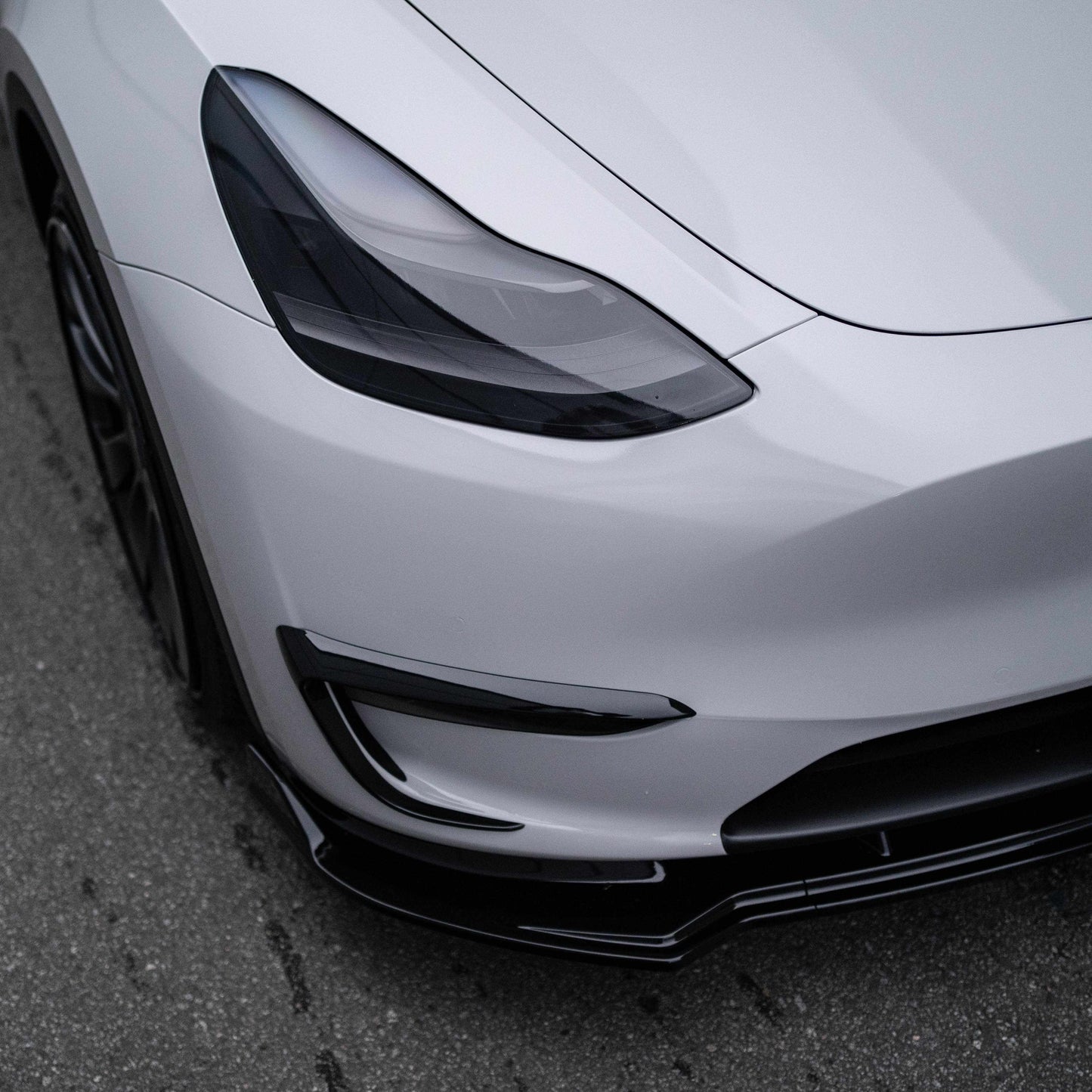 Tesla Model Y Fog Light Accents/Eyebrow - Gloss Black
